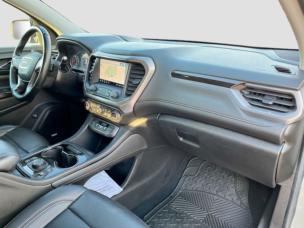 Used 2023 Silver GMC AT4 image 31