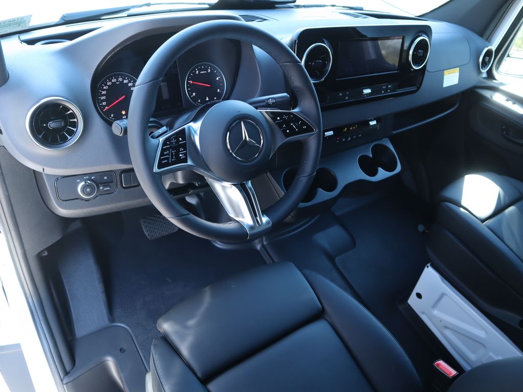 Thumbnail: 2026 Mercedes-Benz Sprinter - 10