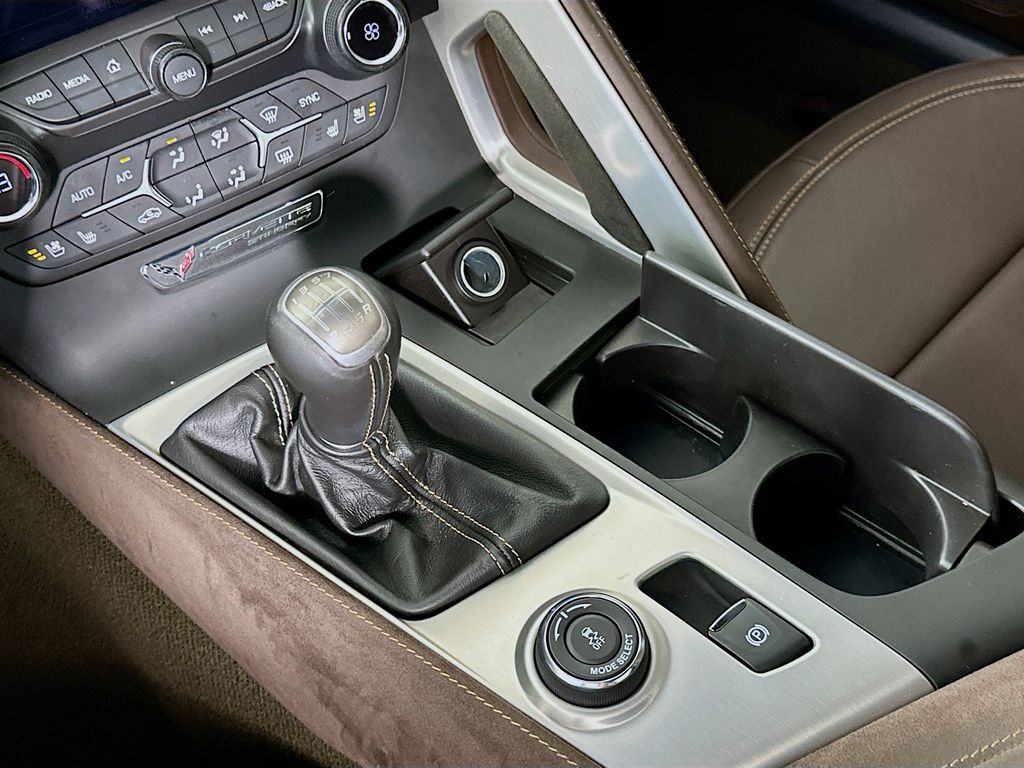 Thumbnail: 2015 Chevrolet Corvette - 17