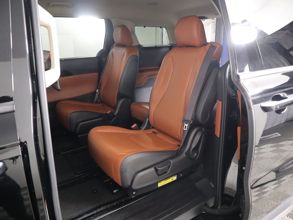 Thumbnail: 2024 Kia Carnival - 22