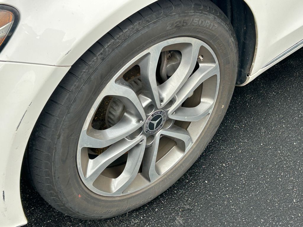 Thumbnail: 2018 Mercedes-Benz C-Class - 3