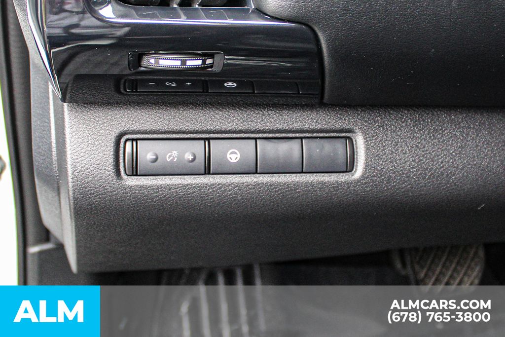 Used 2024 White Nissan SV image 33