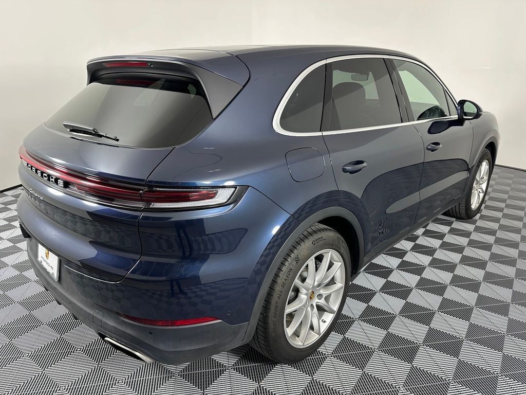Thumbnail: 2024 Porsche Cayenne - 10