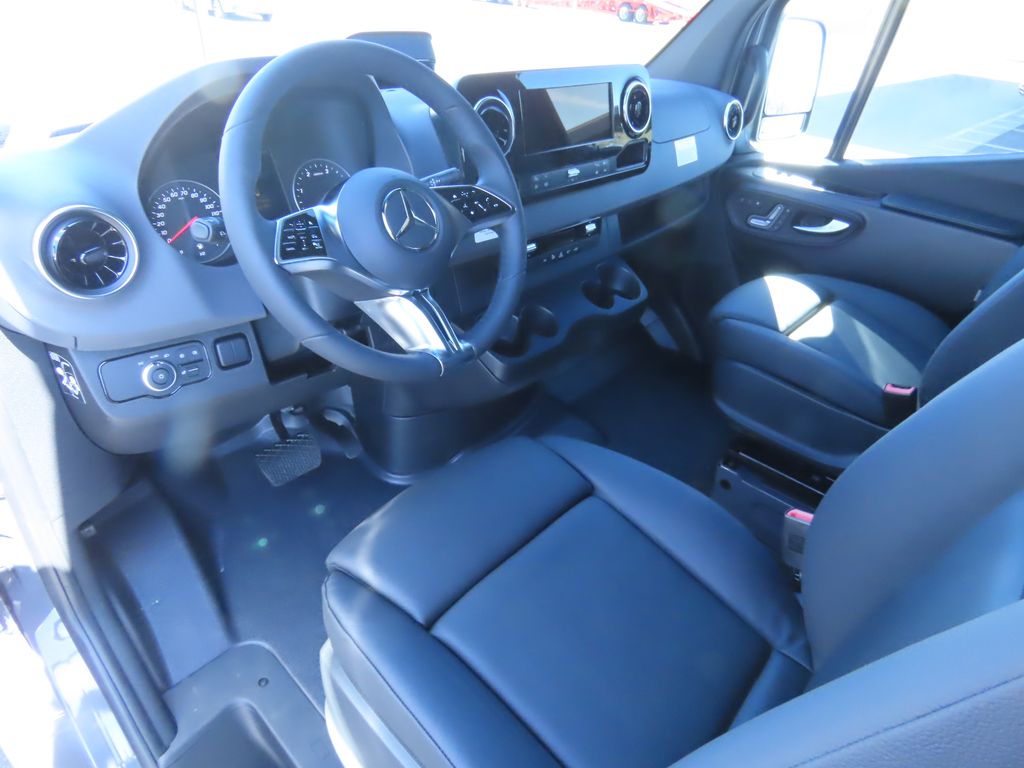 Thumbnail: 2026 Mercedes-Benz Sprinter - 10