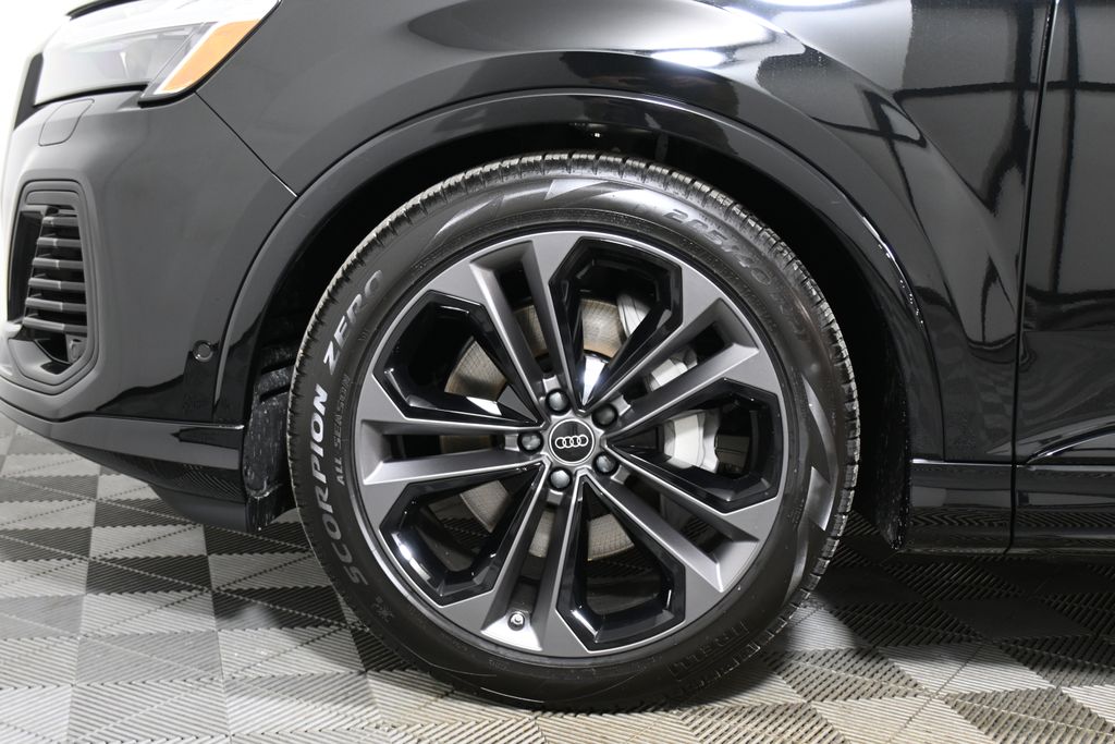 Thumbnail: 2026 Audi Q7 - 10