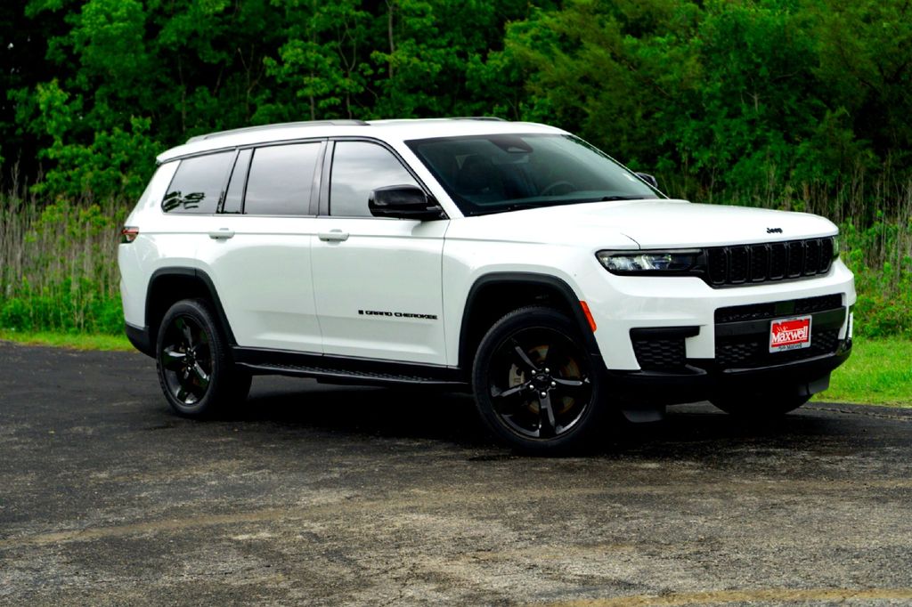 Used Car 2023 Jeep Grand Cherokee L  Altitude For Sale Under $30,000 In Taylor, Texas