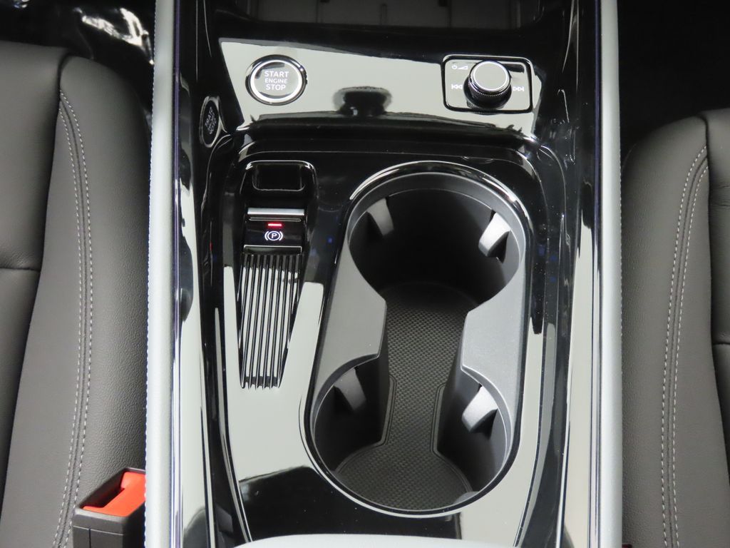 Thumbnail: 2026 Audi Q3 - 21