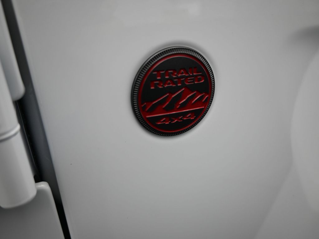 New 2026 Bright White Clearcoat Jeep Rubicon image 39