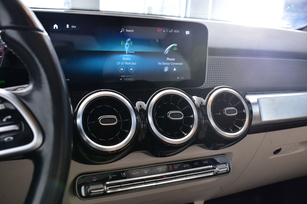 Thumbnail: 2021 Mercedes-Benz GLB - 18