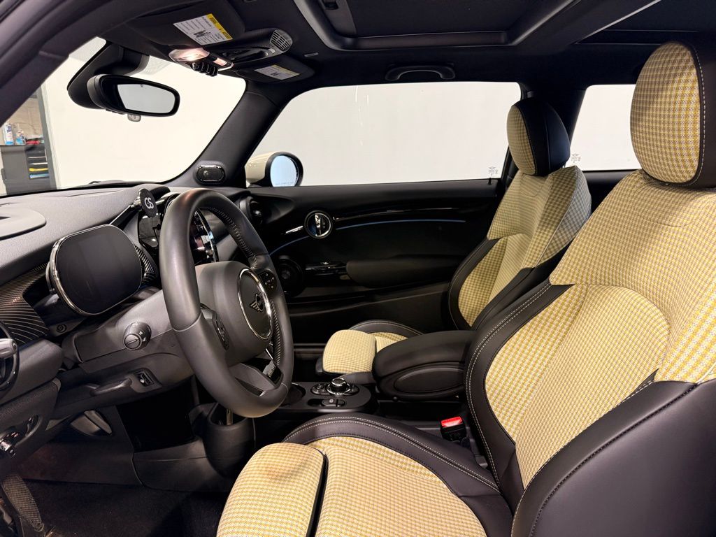Thumbnail: 2024 MINI Cooper - 10