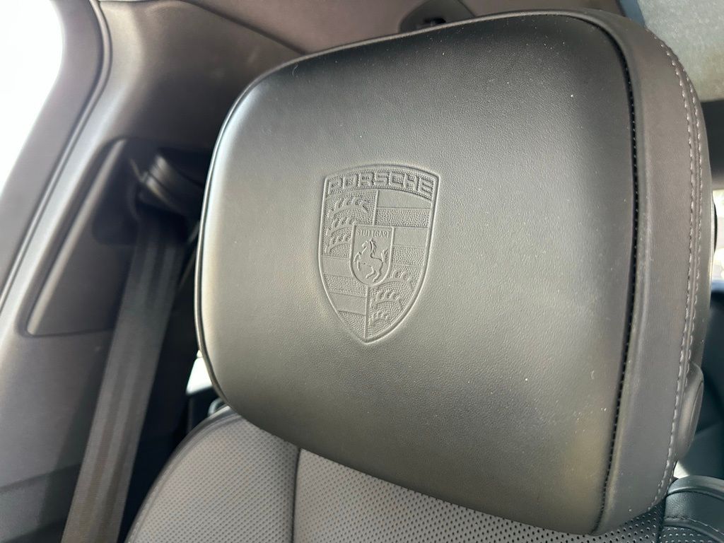 Thumbnail: 2020 Porsche Macan - 18