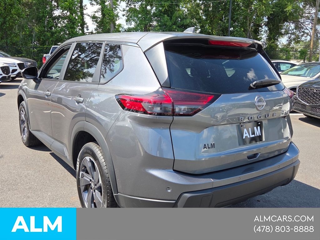 Used 2025 Gray Nissan SV image 4