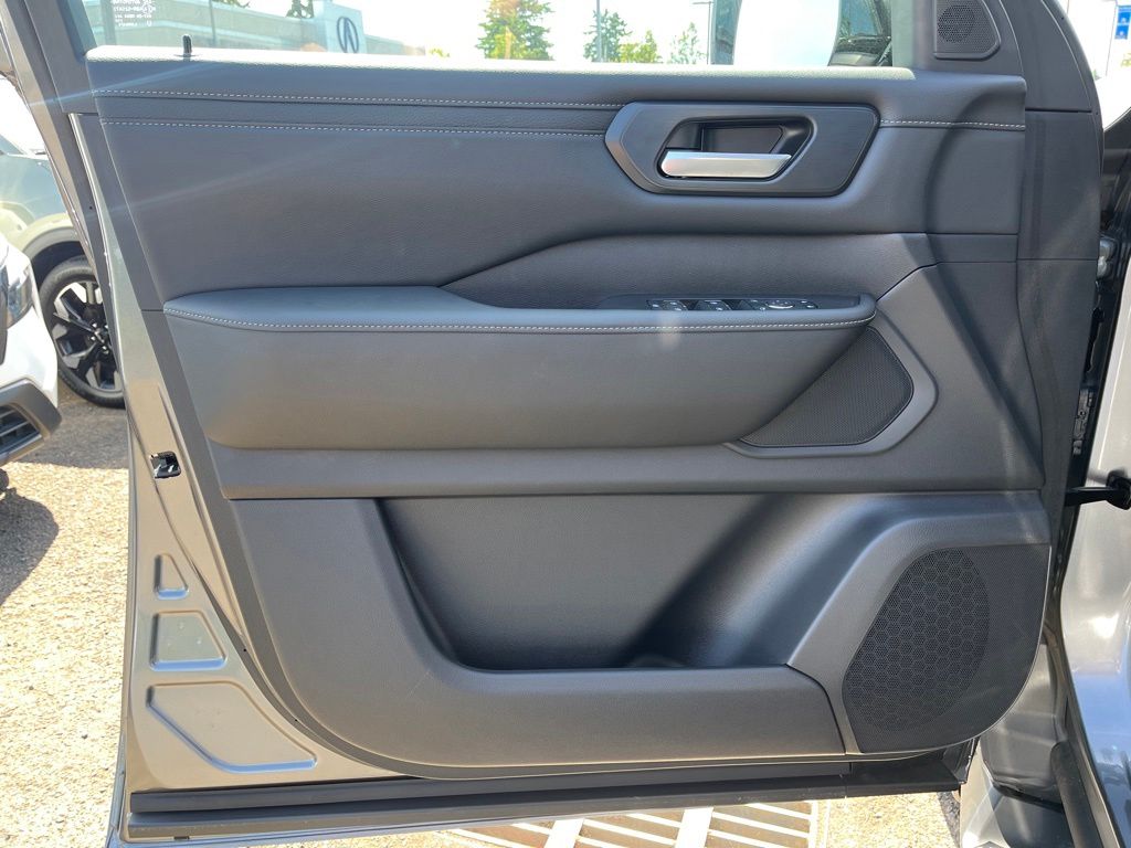 2025 Nissan Armada SV