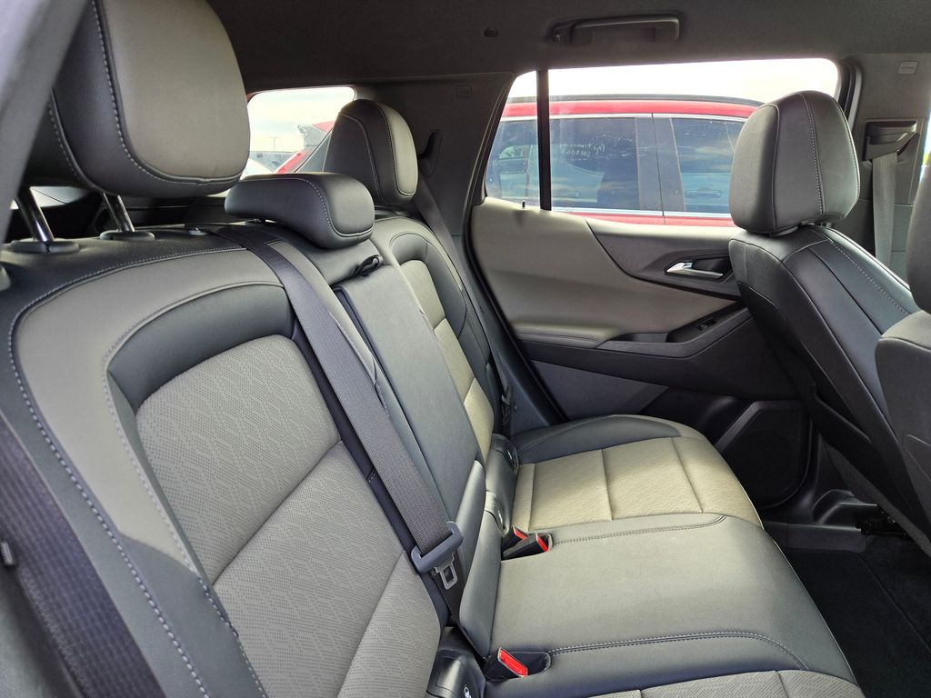 Used 2025 Chevrolet Equinox SUV
