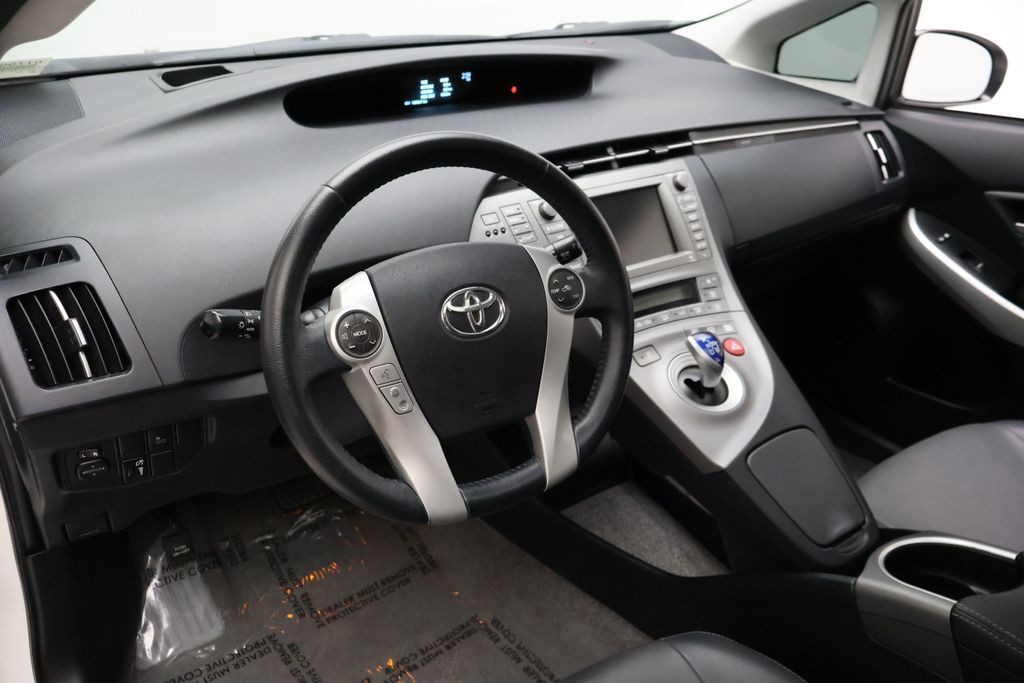Thumbnail: 2013 Toyota Prius - 15