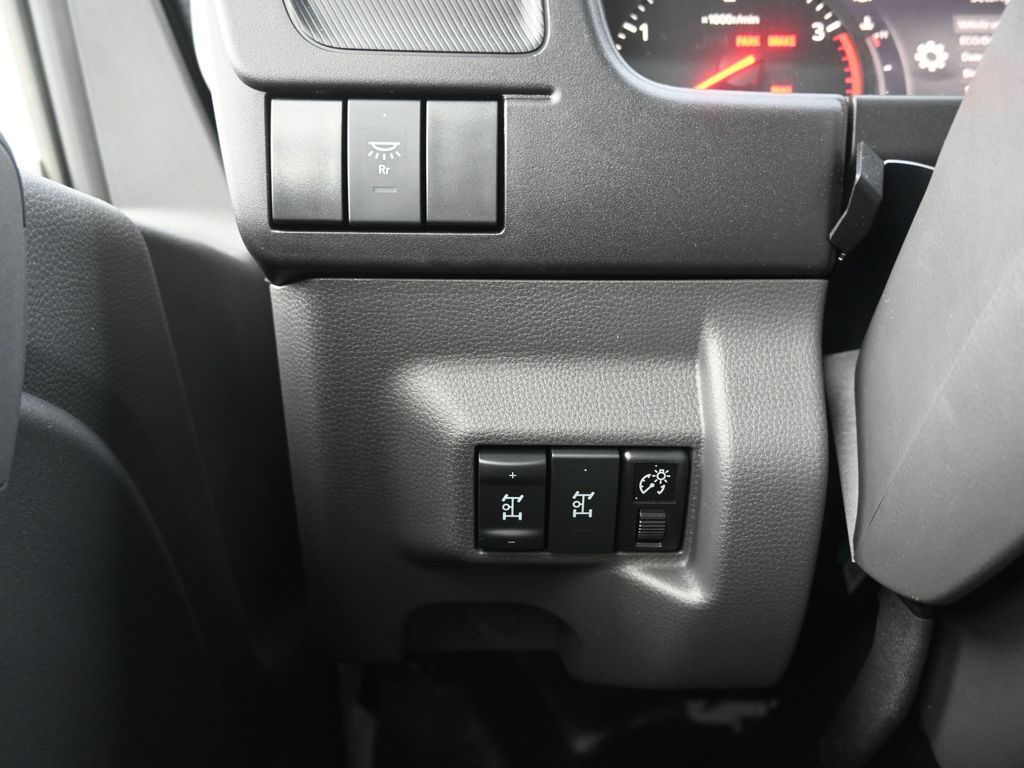 2025 Isuzu NPR XD 