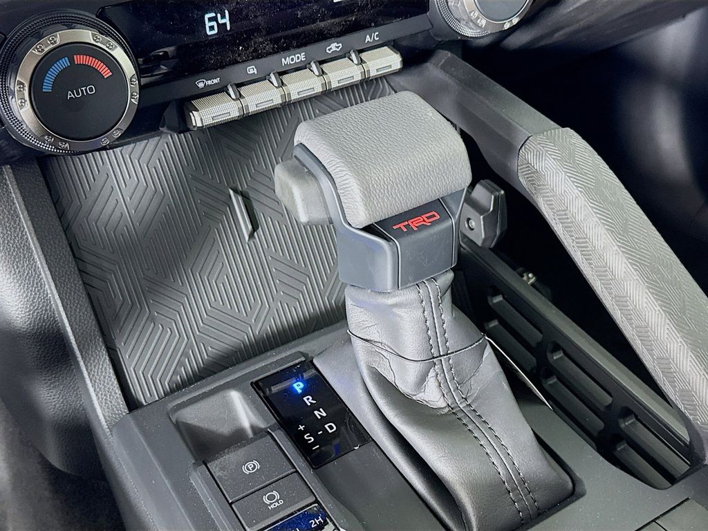 2025 Toyota Tacoma TRD Off Road - Photo 12