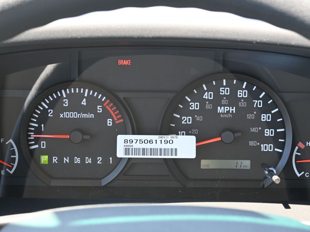 2024 Isuzu NPR HD 