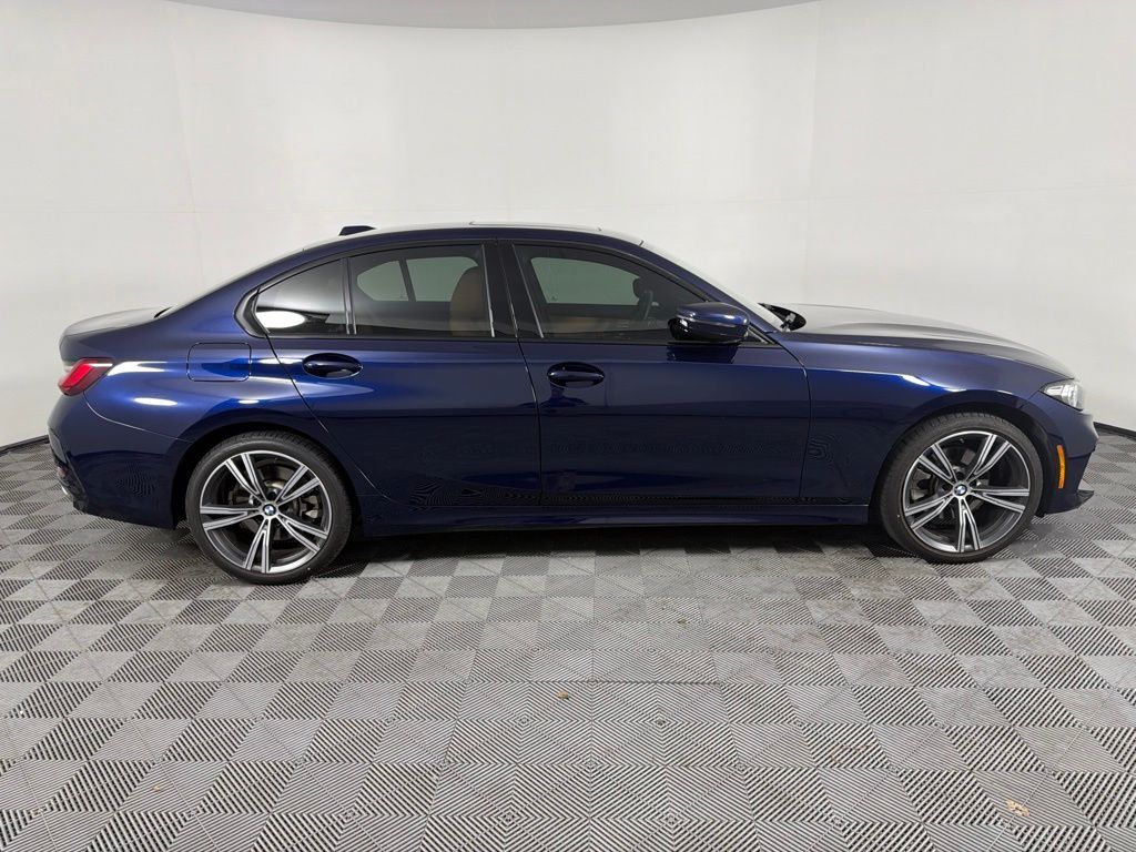 Thumbnail: 2023 BMW 3 Series - 4