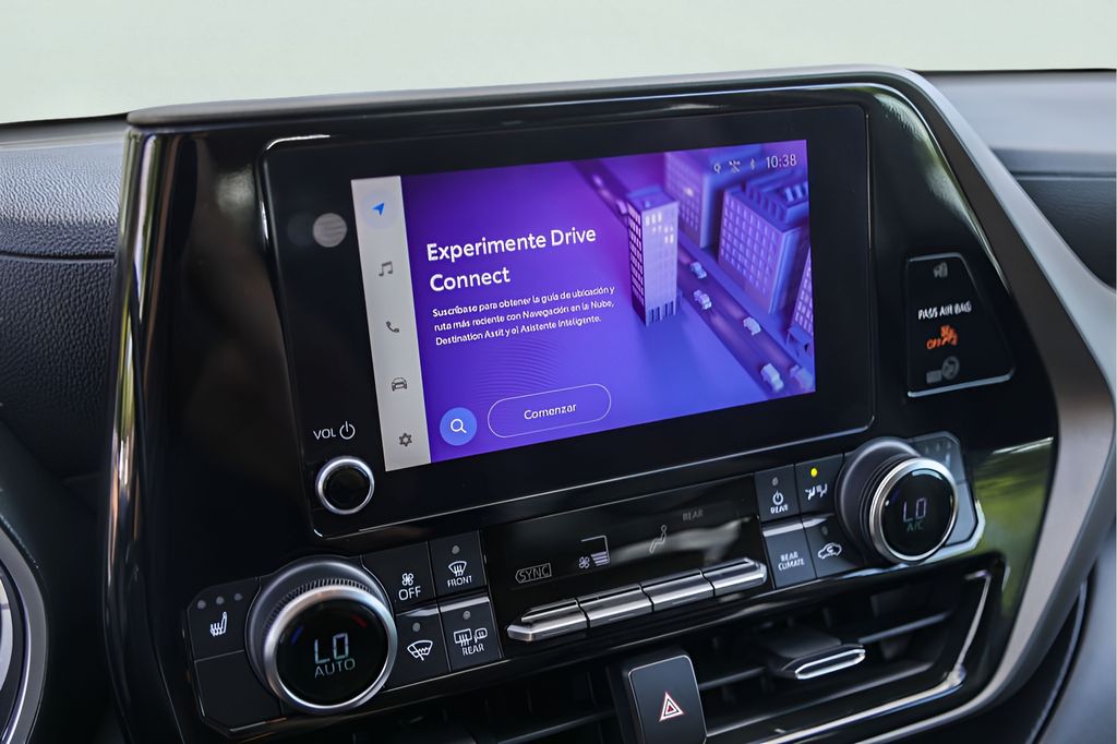 Used Car 2023 Toyota Highlander  Xle For Sale Under $35,000 In Austin, Texas