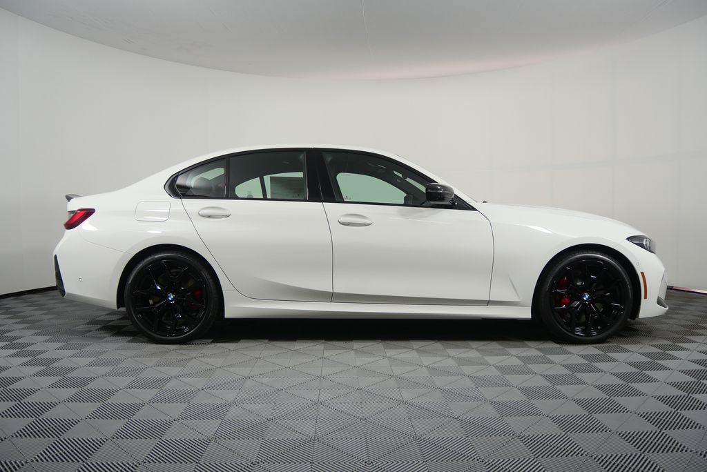 Thumbnail: 2025 BMW 3 Series - 2