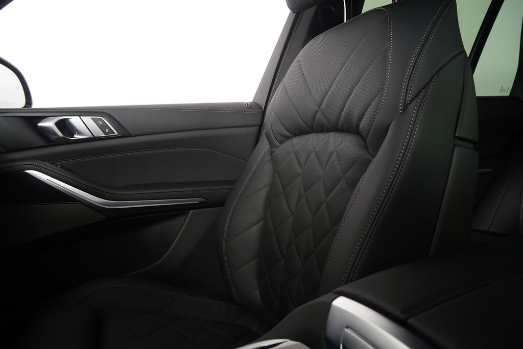 Thumbnail: 2026 BMW X5 - 22
