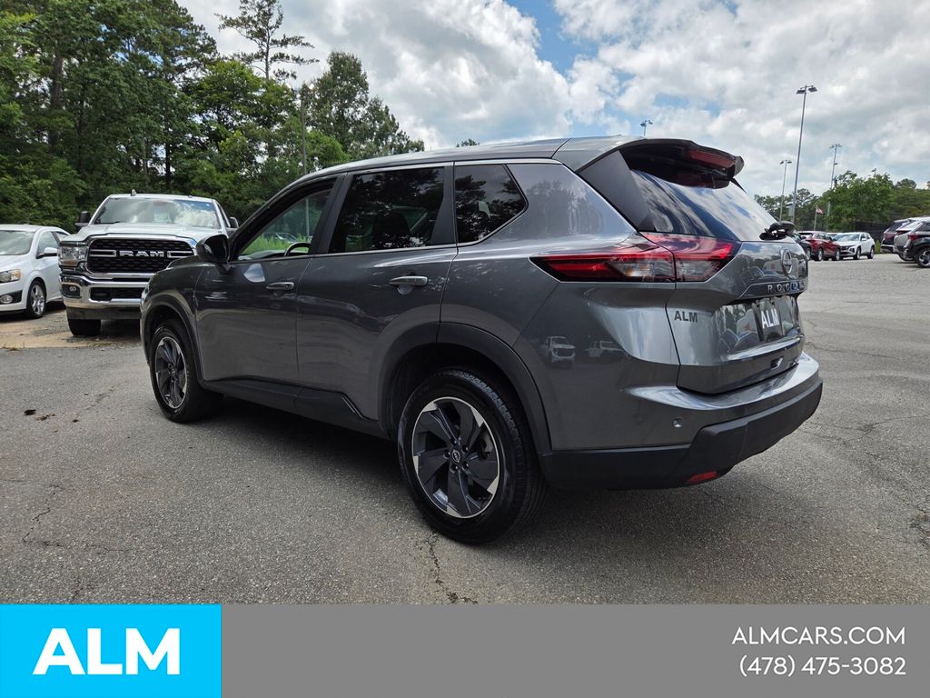 Used 2025 Gray Nissan SV image 9
