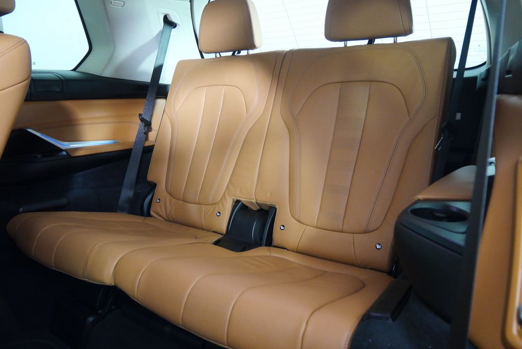 2022 BMW X7 xDrive40i 18