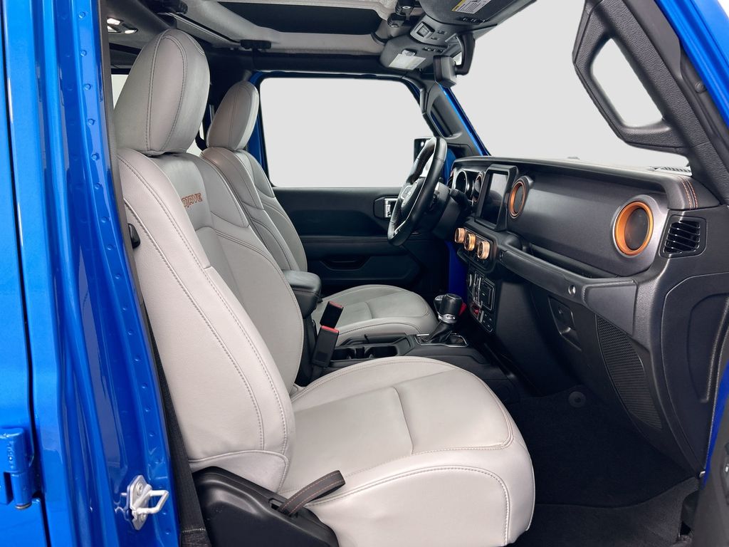 Thumbnail: 2023 Jeep Gladiator - 17