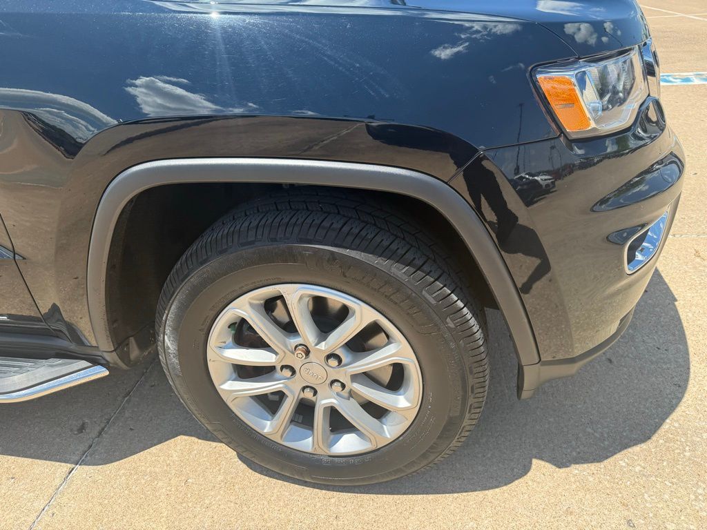 2021 Jeep Grand Cherokee Laredo E photo