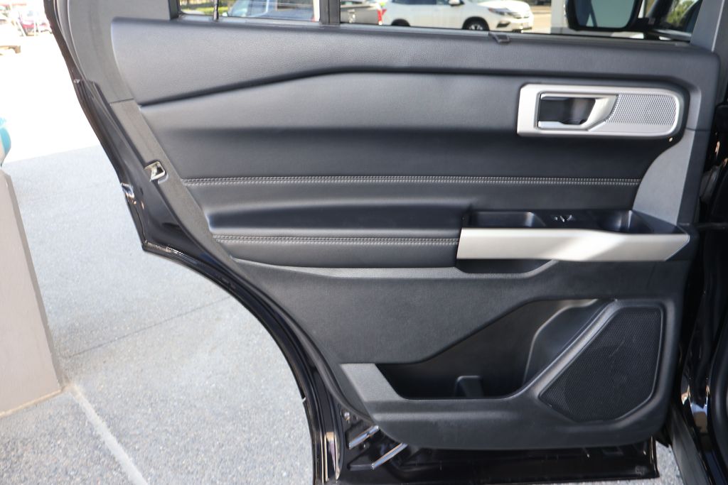 2022 Ford Explorer Limited 29