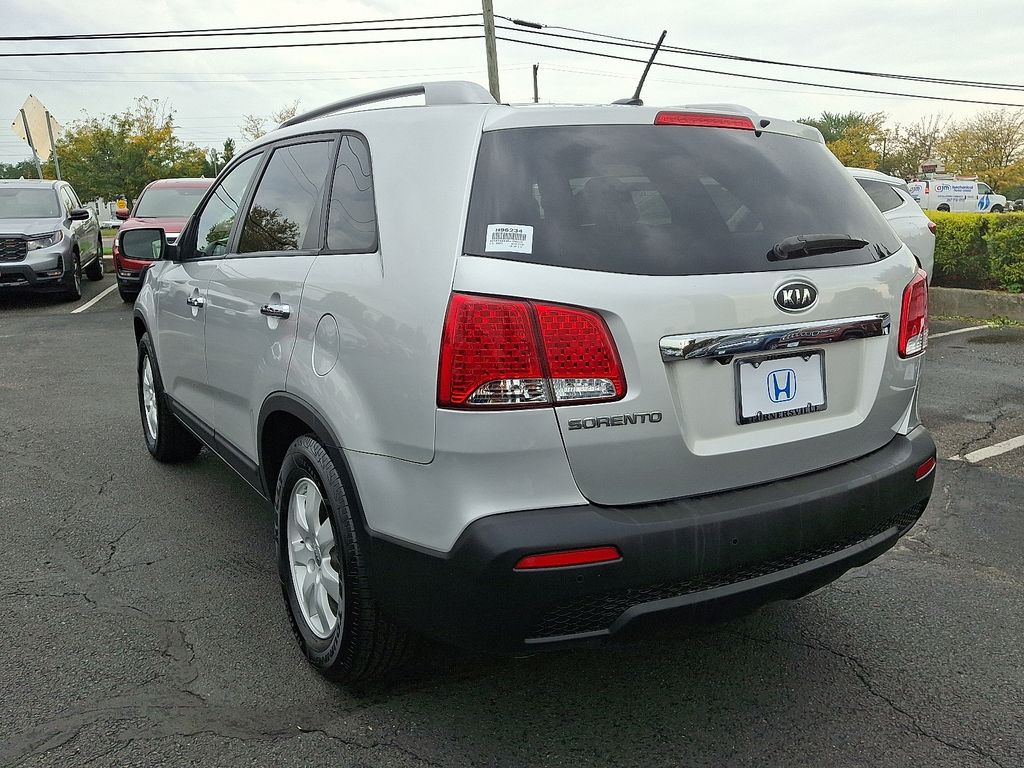 Thumbnail: 2013 Kia Sorento - 4