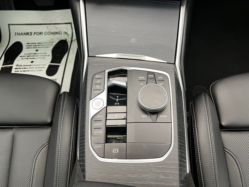 Thumbnail: 2025 BMW 3 Series - 11