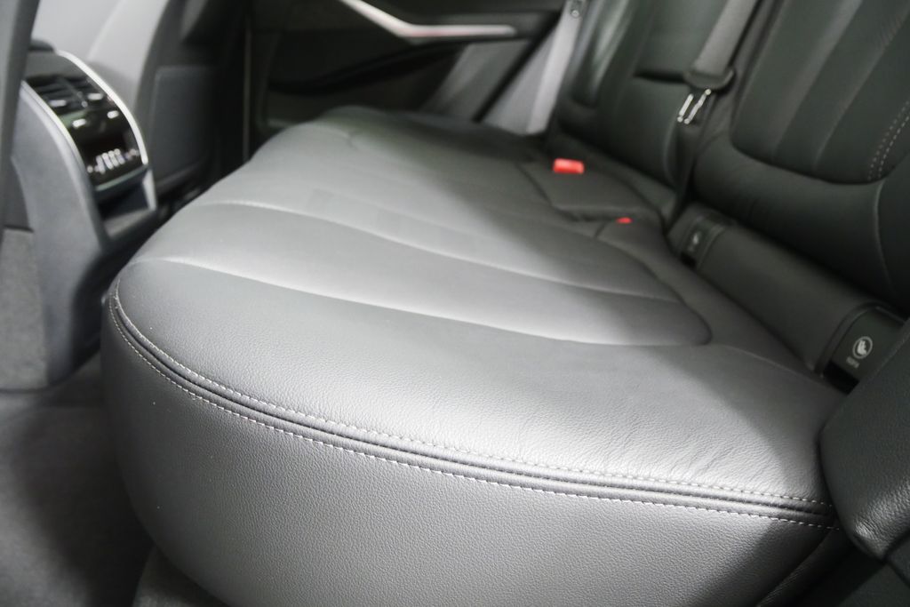 Thumbnail: 2022 BMW X5 - 14