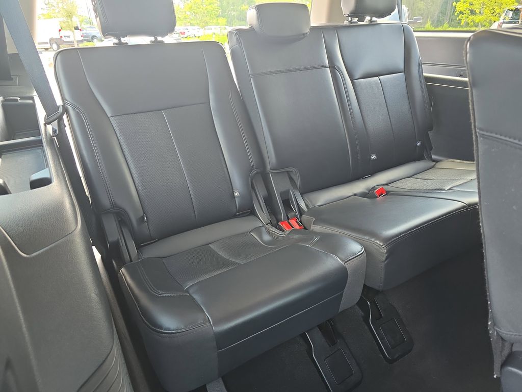 2024 Black Metallic Ford Expedition Max XLT RWD SUV