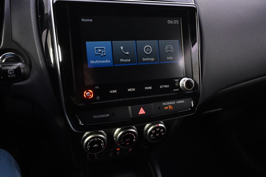 Used 2025  Mitsubishi 2.0 SE image 27