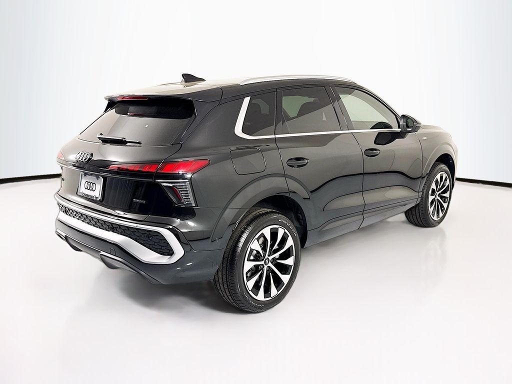 Thumbnail: 2026 Audi Q3 - 5