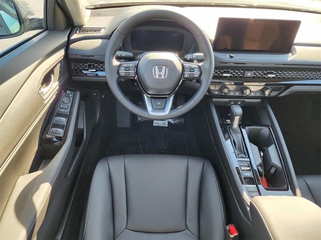 Used 2025 Gray Honda Touring image 27