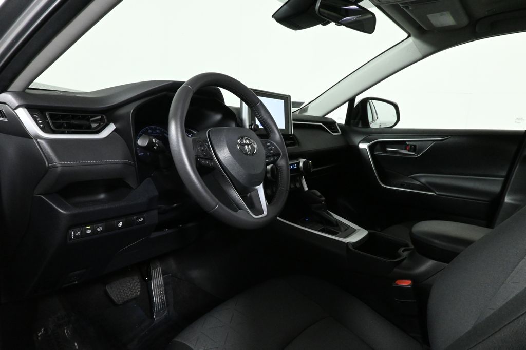 2023 Toyota RAV4 XLE 14