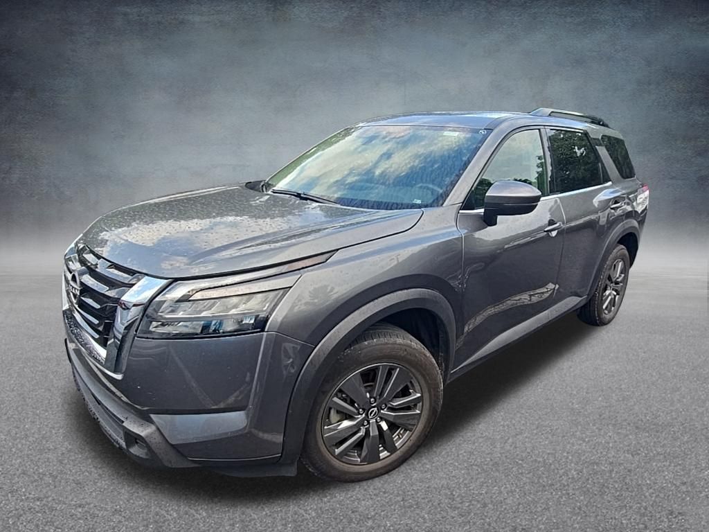 View vehicle photo 3