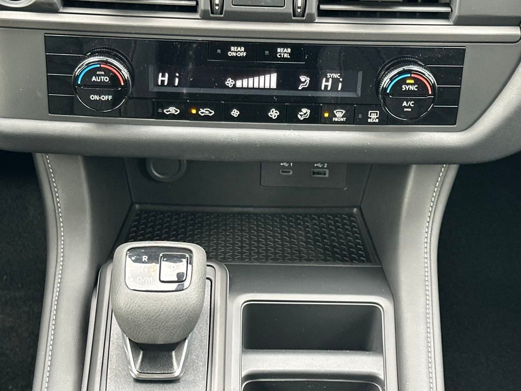2025 Nissan Pathfinder S photo
