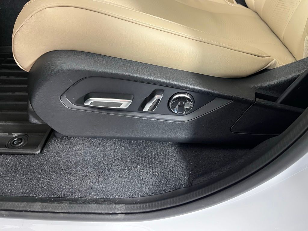 Thumbnail: 2026 Acura MDX - 26