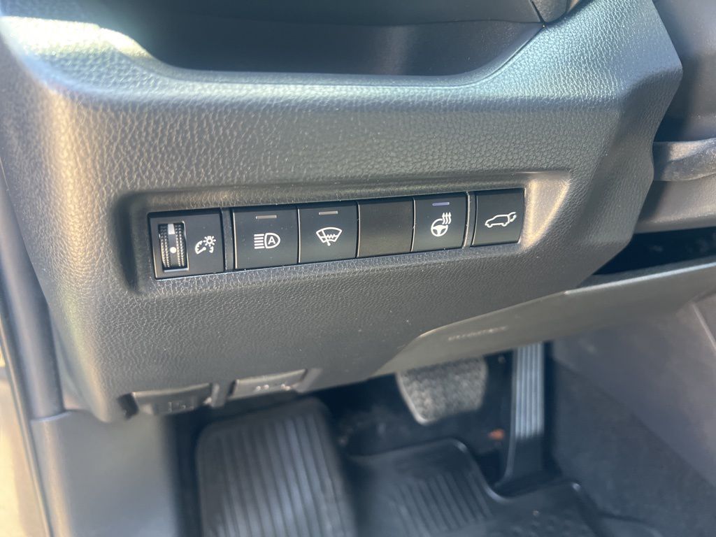 2022 Toyota RAV4 XLE Premium photo