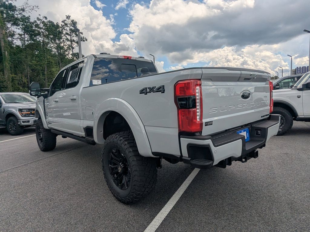 2025 Ford F-250 Black Widow