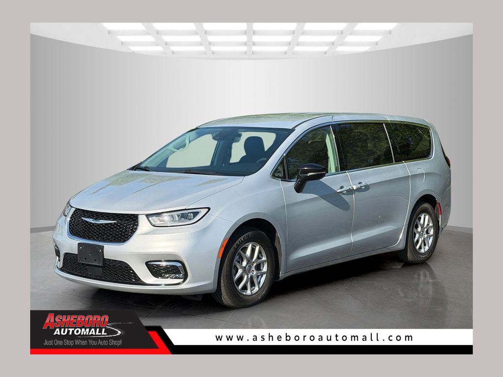 Silver Mist Clearcoat 2024 Chrysler Pacifica Minivan Front-Wheel Drive Automatic