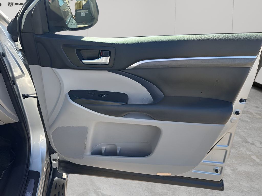 Used Car 2018 Toyota Highlander  For Sale Under $30,000 In Austin, Texas