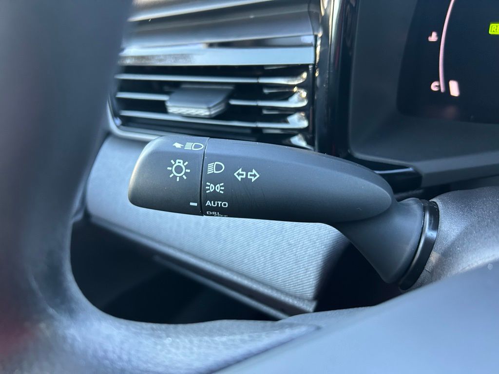 Thumbnail: 2025 Toyota Camry - 21