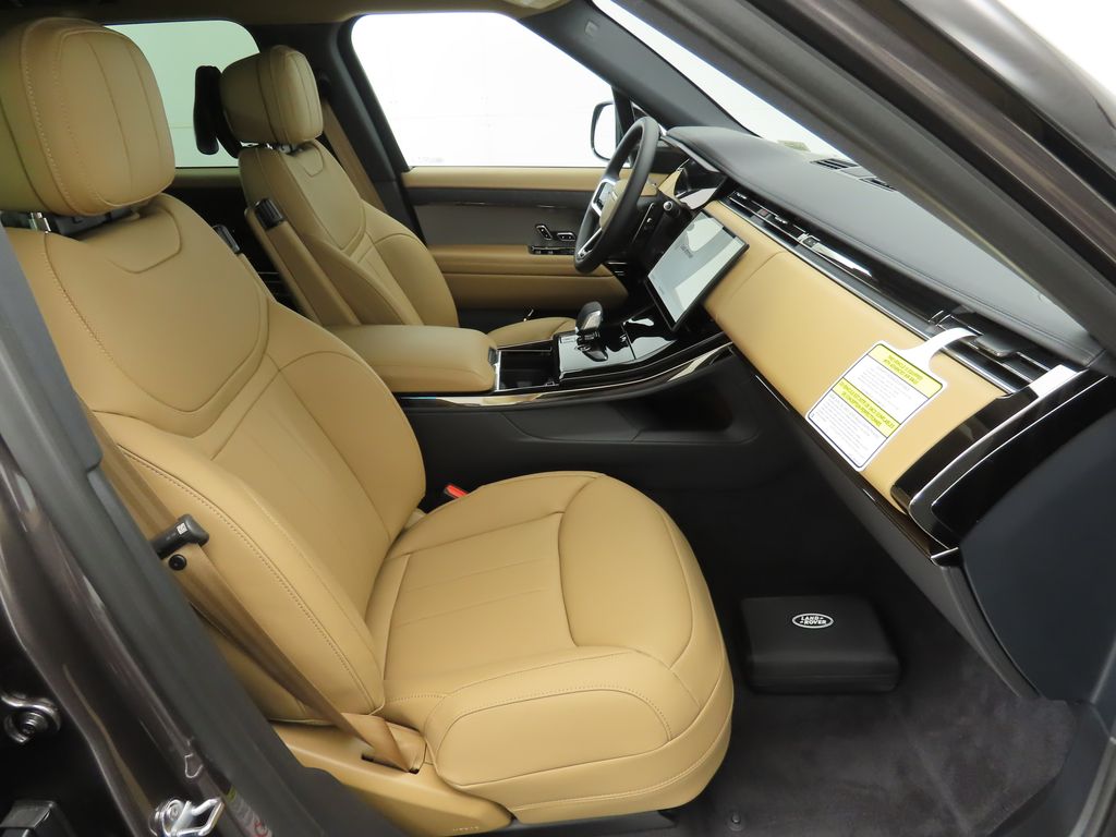 Thumbnail: 2025 Land Rover Range Rover Sport - 20