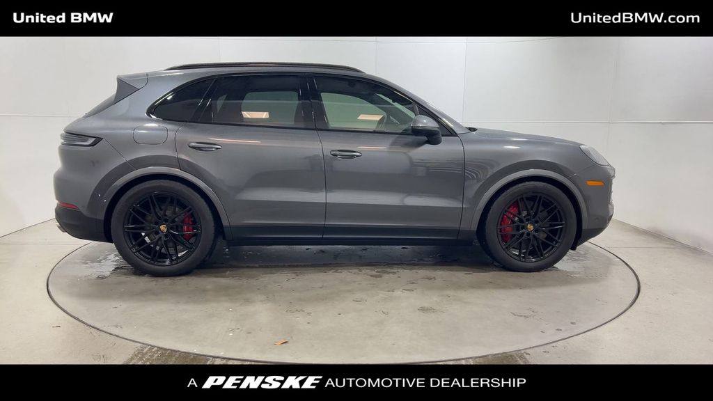 Thumbnail: 2024 Porsche Cayenne - 9