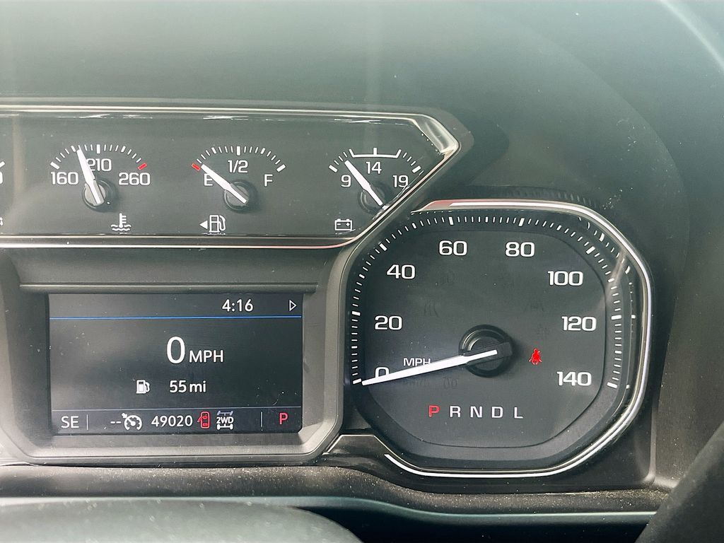 Used 2021 White GMC AT4 image 12